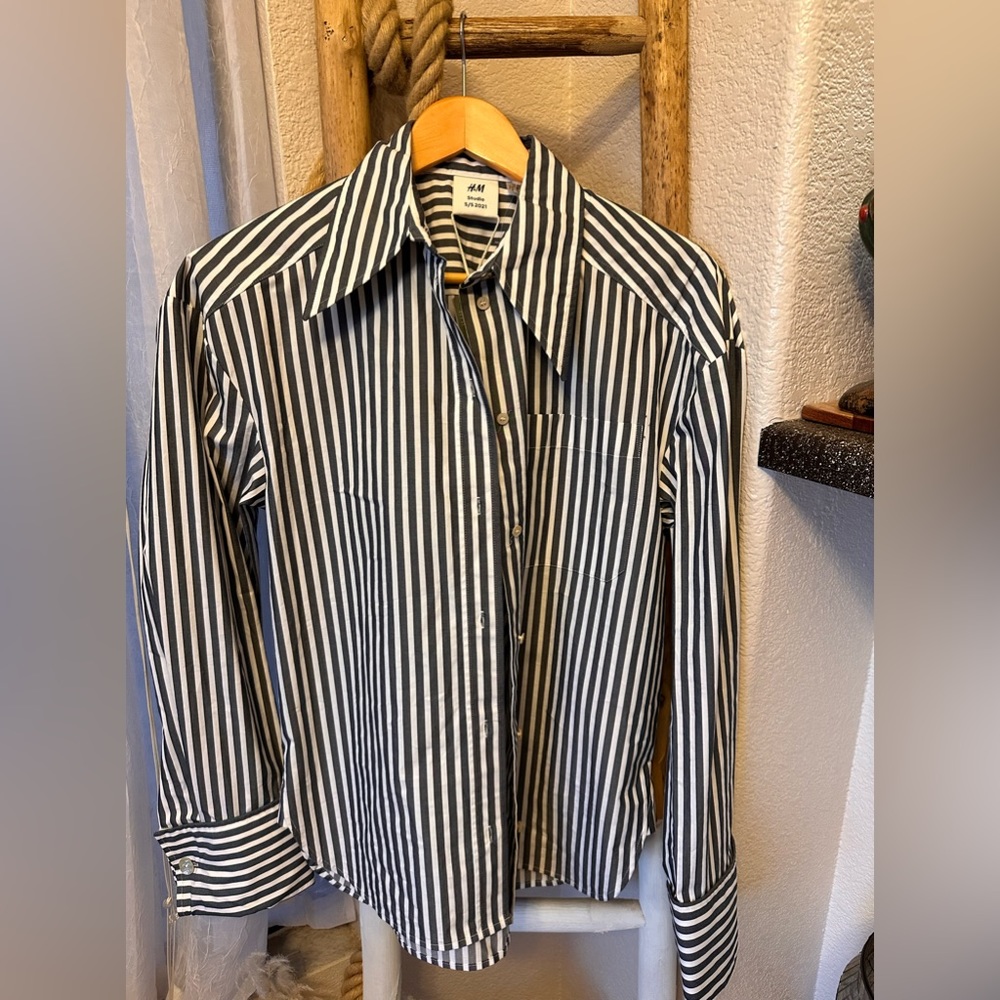 H&M Black & White Vertical Stripe Button-Down Blouse